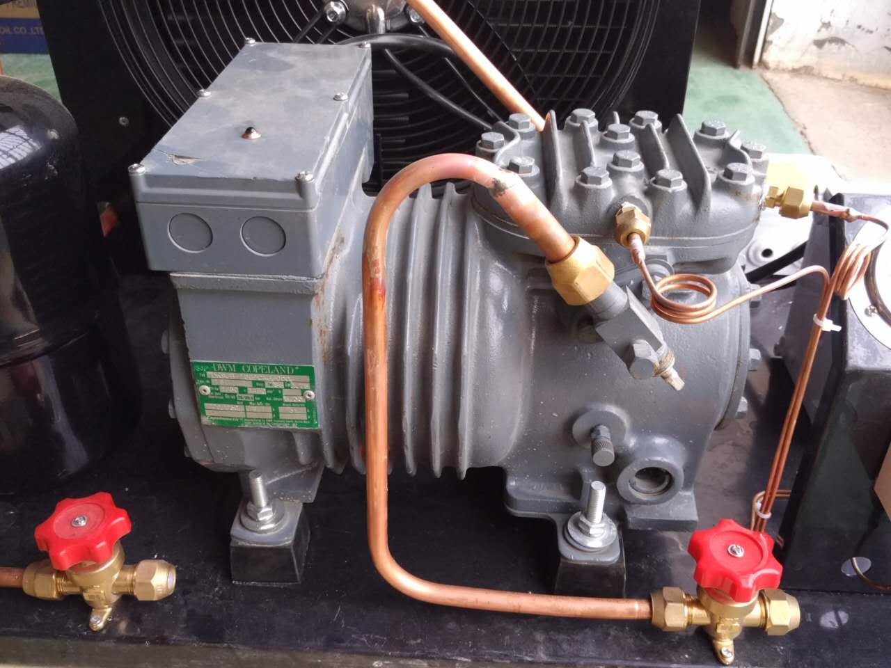 泵氟機